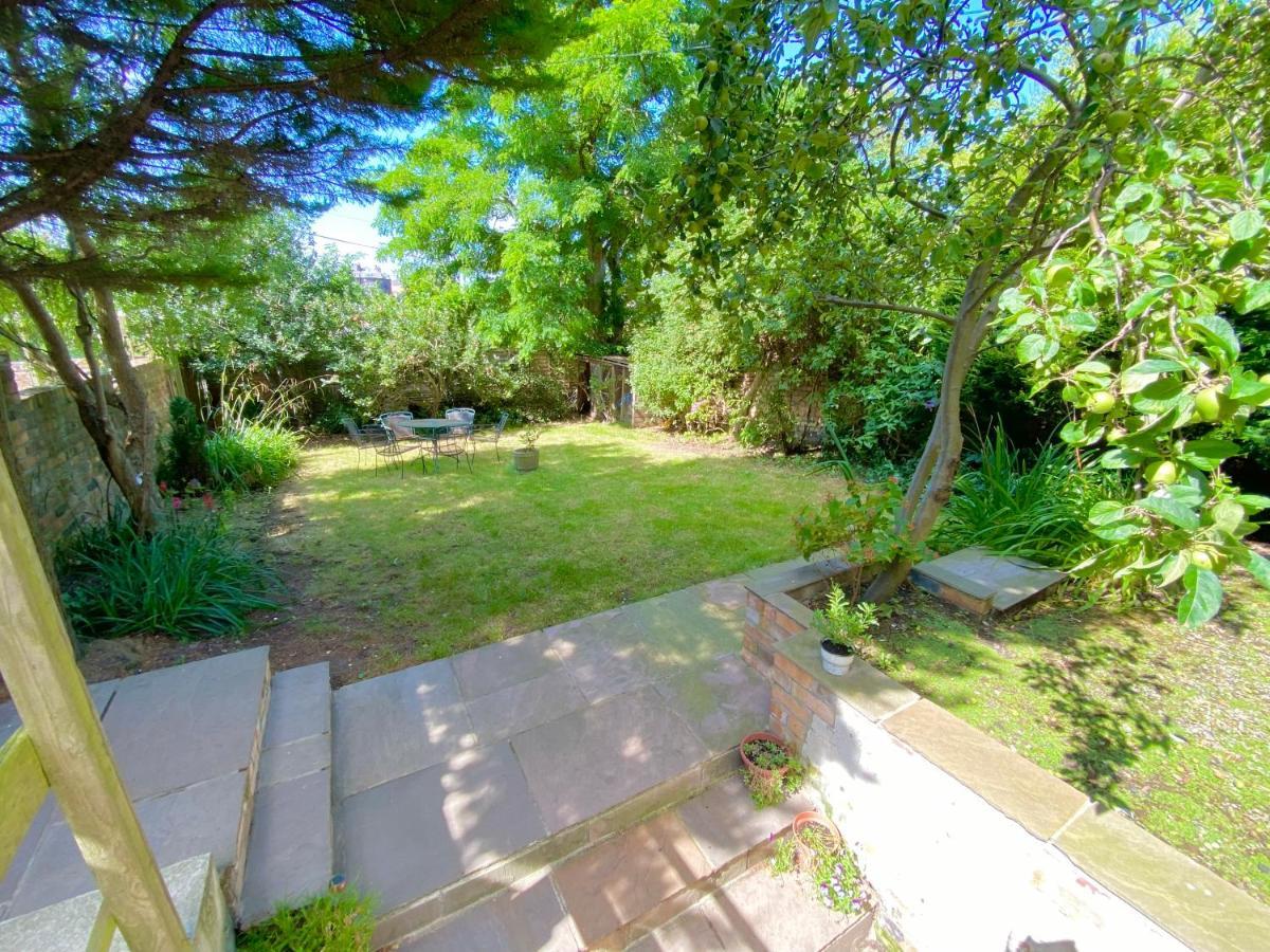 South Cliff Apartment With Garden Скарборо Экстерьер фото